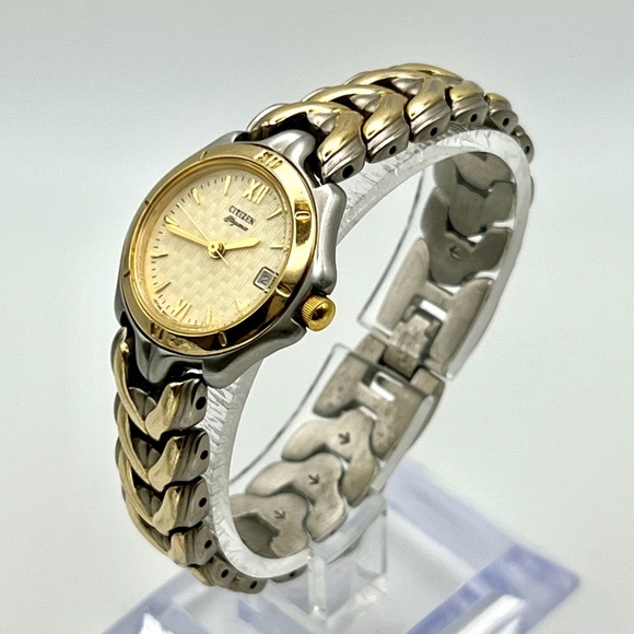 Vintage Citizen Round Champagne and Gold tones Ladies watch Working - Picture 5 of 11